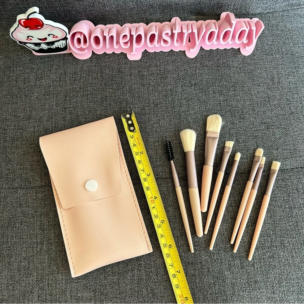 8-piece Travel Makeup Brush Set with Carry Case, Pink, Blush